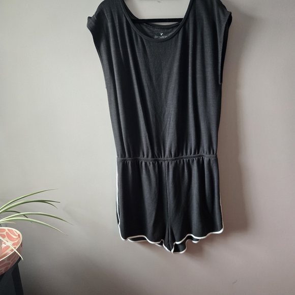 American Eagle Outfitters Black Romper with White Trim - Picture 2 of 3